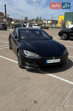Tesla Model S  2019
