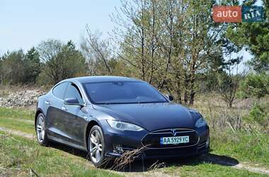 Tesla Model S 2014