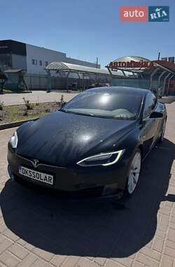 Лифтбек Tesla Model S 2017 в Полтаве