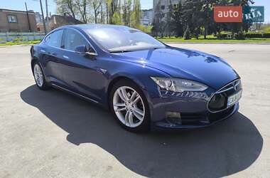 Лифтбек Tesla Model S 2015 в Черкассах Лифтбек Tesla Model S 2015 в Черкассах