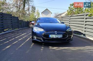 Tesla Model S 2014