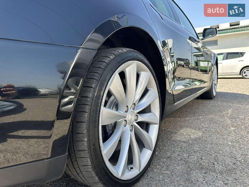 Ліфтбек Tesla Model S 2013 в Одесі