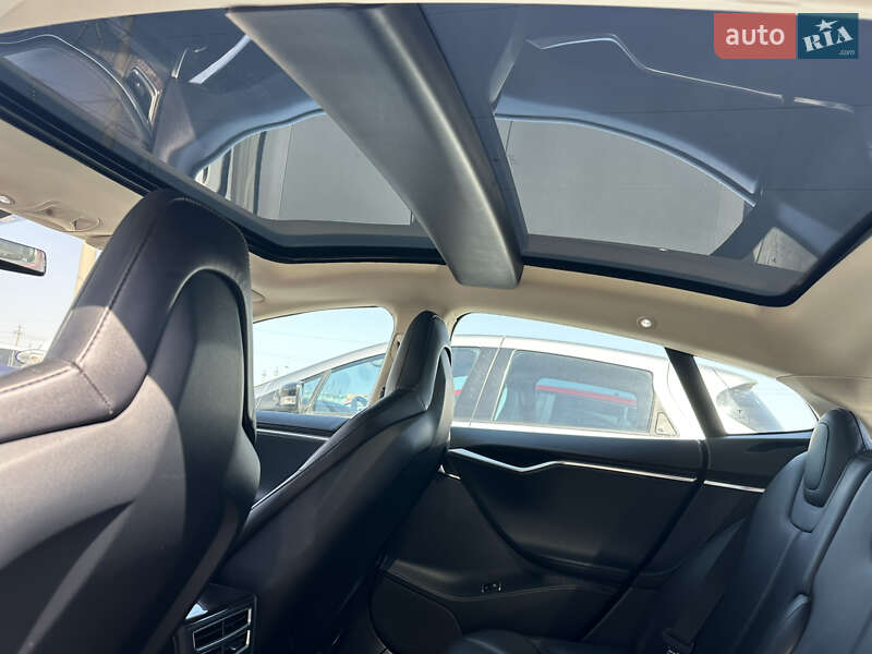 Ліфтбек Tesla Model S 2013 в Одесі