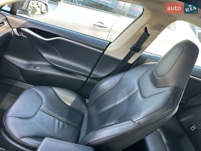 Ліфтбек Tesla Model S 2013 в Одесі
