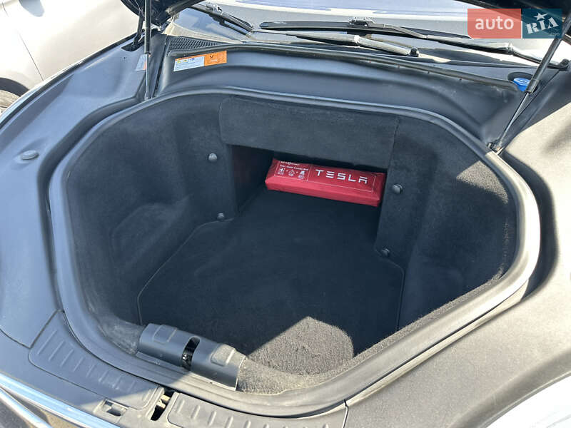 Ліфтбек Tesla Model S 2013 в Одесі