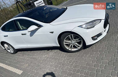 Tesla Model S  2015