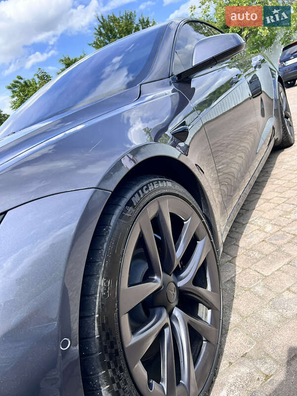 Ліфтбек Tesla Model S 2022 в Івано-Франківську