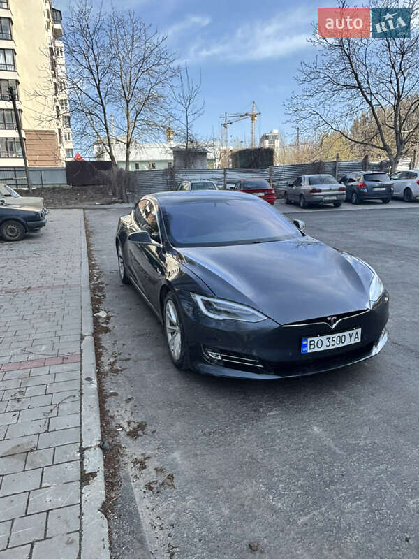 Tesla Model S 2018