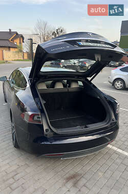 Tesla Model S  2015
