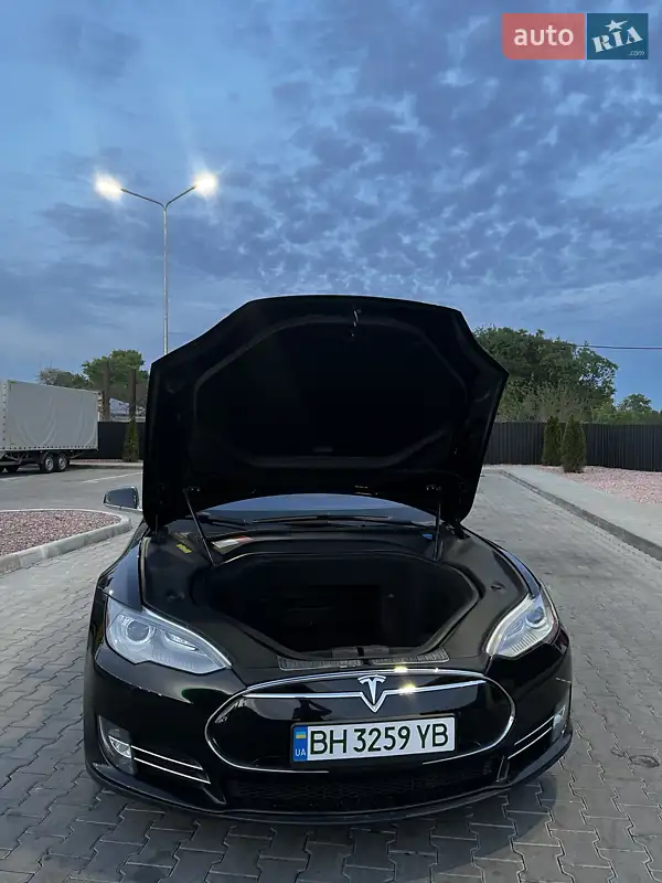 Tesla Model S 2013
