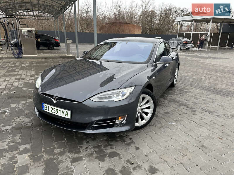 Tesla Model S 2018