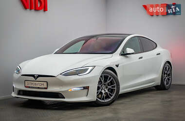 Tesla Model S  2022