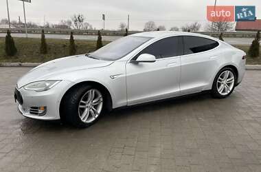 Tesla Model S  2015