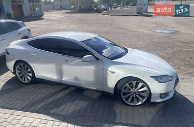 Tesla Model S 2012