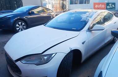 Tesla Model S 2014