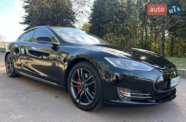 Tesla Model S 2015