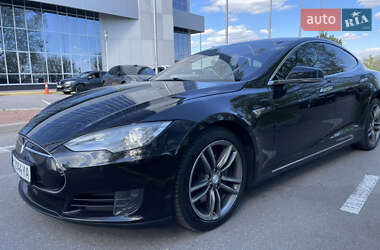 Tesla Model S  2015