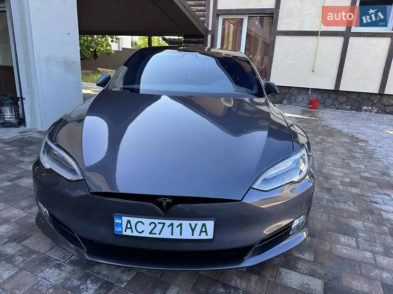 Tesla Model S