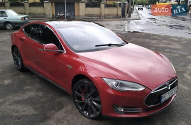 Tesla Model S 2015