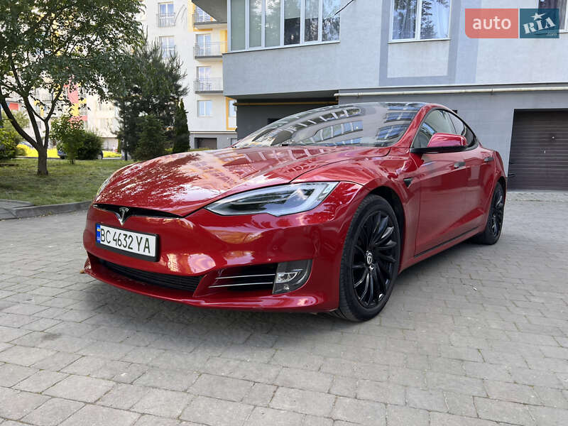 Tesla Model S 2020