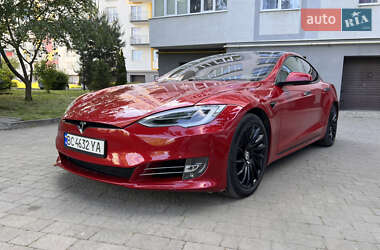 Tesla Model S  2020