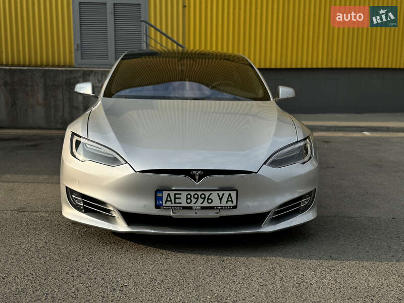 Ліфтбек Tesla Model S 2017 в Києві фото Ліфтбек Tesla Model S 2017 в Києві