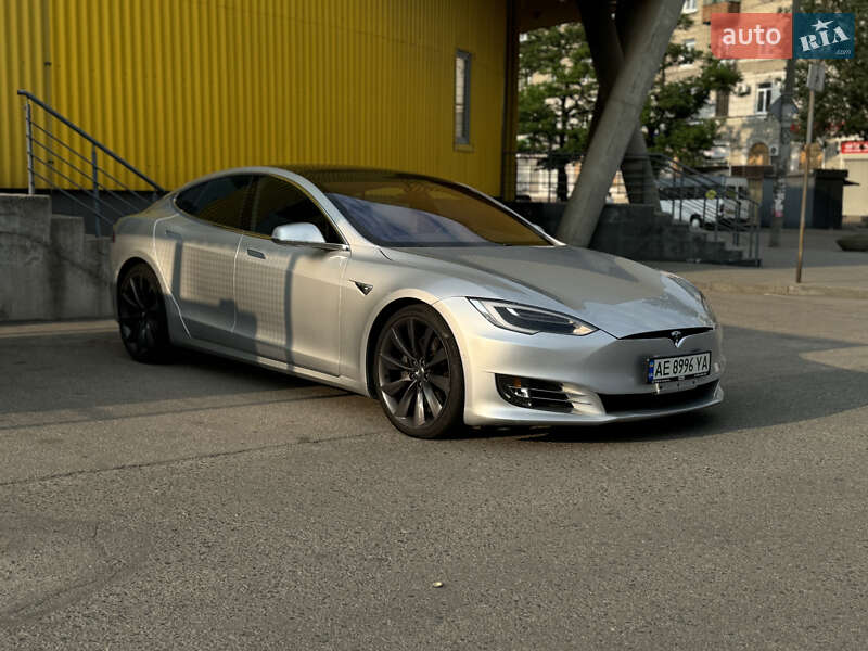 Ліфтбек Tesla Model S 2017 в Києві фото 3 Ліфтбек Tesla Model S 2017 в Києві
