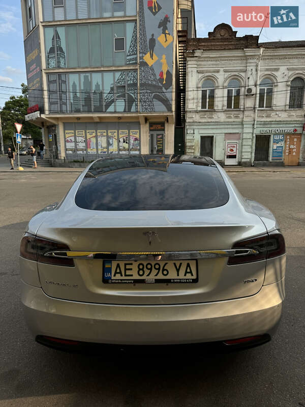 Ліфтбек Tesla Model S 2017 в Києві фото 6 Ліфтбек Tesla Model S 2017 в Києві