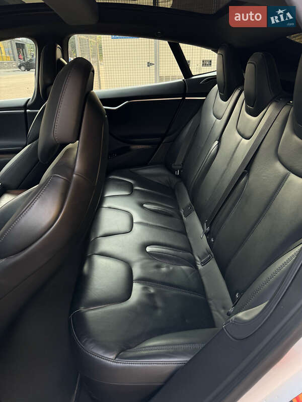 Ліфтбек Tesla Model S 2017 в Києві фото 9 Ліфтбек Tesla Model S 2017 в Києві