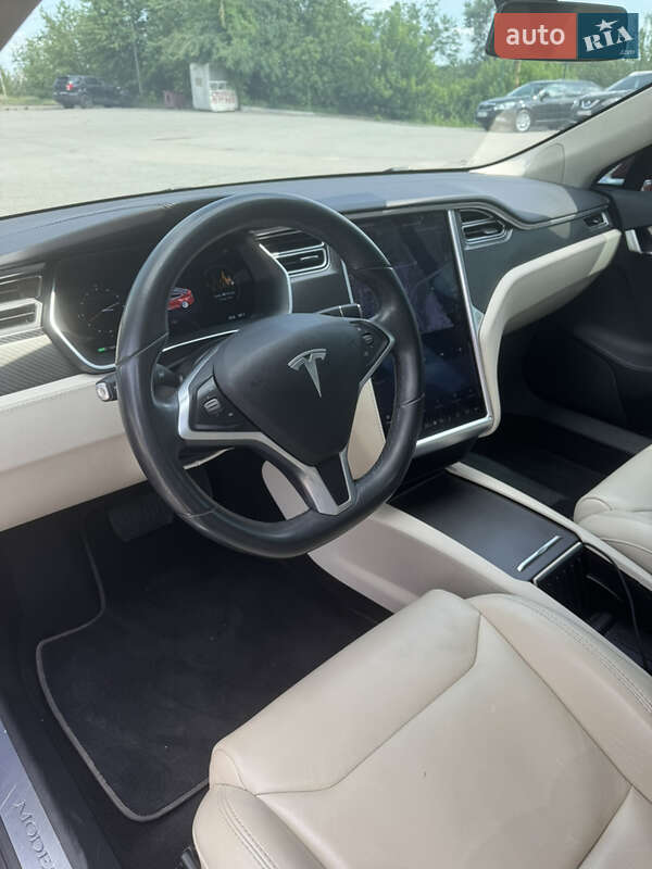 Лифтбек Tesla Model S 2018 в Запорожье