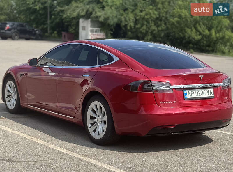 Лифтбек Tesla Model S 2018 в Запорожье