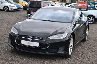 Tesla Model S 2014