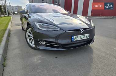 Tesla Model S  2019