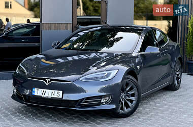 Tesla Model S  2018