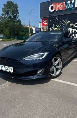 Tesla Model S 2014