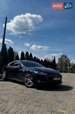 Tesla Model S  2015