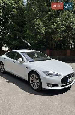 Tesla Model S  2015