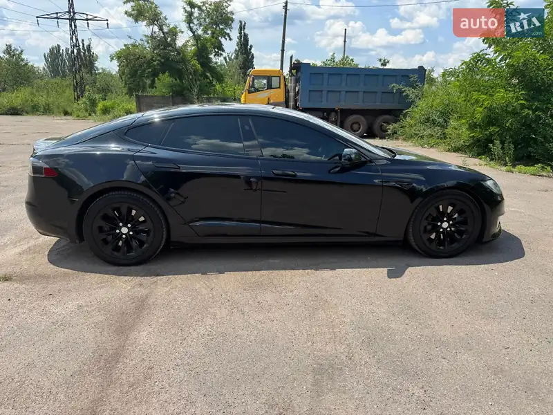 Tesla Model S 2017