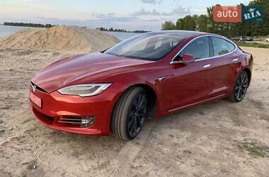 Tesla Model S  2018