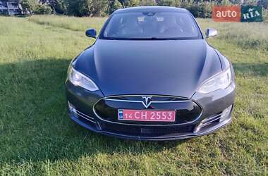 Tesla Model S 2015