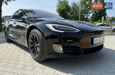Tesla Model S  2019
