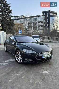 Tesla Model S 2014