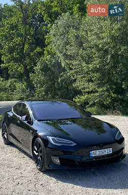 Tesla Model S  2019