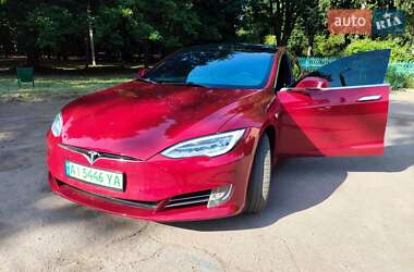 Лифтбек Tesla Model S 2017 в Запорожье