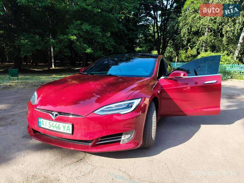 Лифтбек Tesla Model S 2017 в Запорожье
