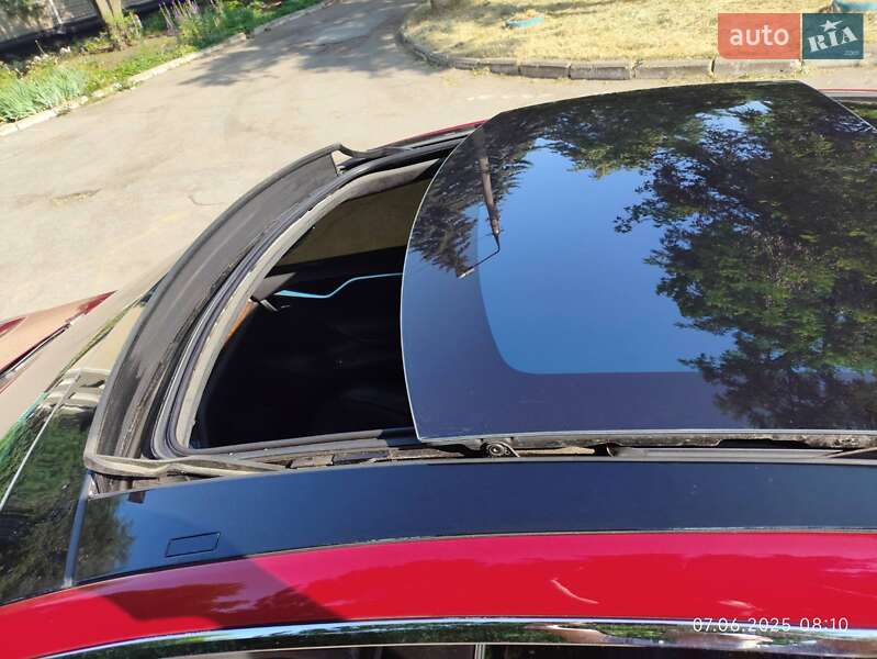 Лифтбек Tesla Model S 2017 в Запорожье