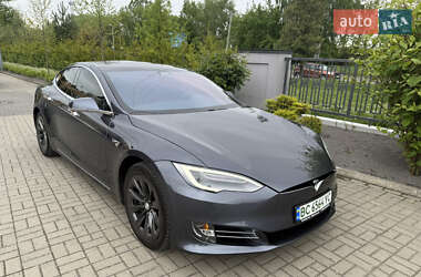 Tesla Model S 2019