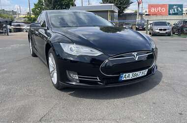 Tesla Model S 2014