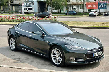 Tesla Model S 2014