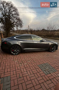 Tesla Model S  2020